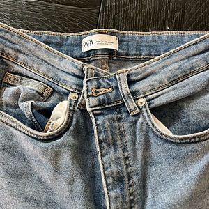 Zara jeans. Size USA 2.